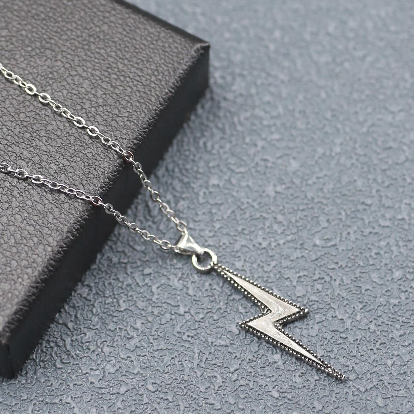 Luminous Glow in The Dark Pendant Necklace Lightning Bolt Necklace Thunder Minimalist Vintage Antique Stainless Steel Locomotive Street Punk Hip Hop Pendant Necklace for Men Women